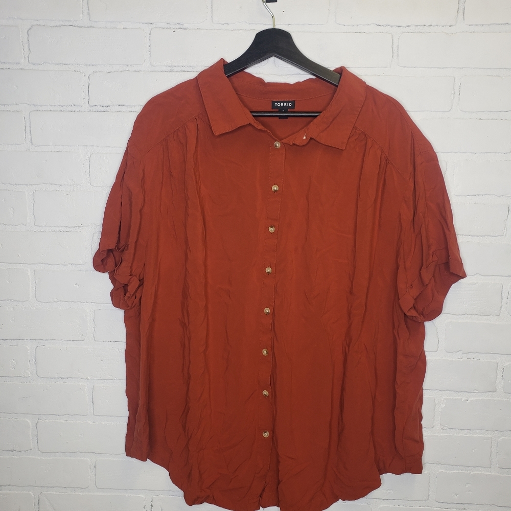 Torrid Challis Short Sleeve Button Up Shirt